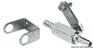 Шаровой кран cнабжен скобой для крепления на переборку и двумя штуцерами под шланг 1/4" x 10 мм